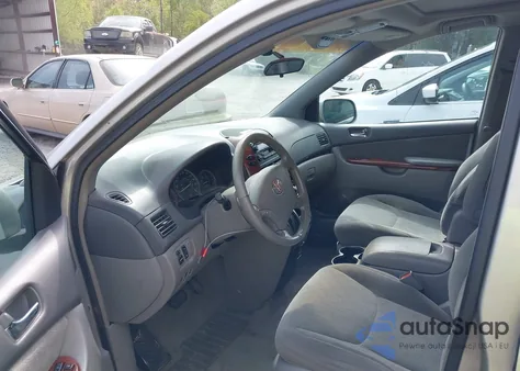 2004 Toyota Sienna Xle z USA, uszkodzony, nr VIN 5TDZA22C64S153721